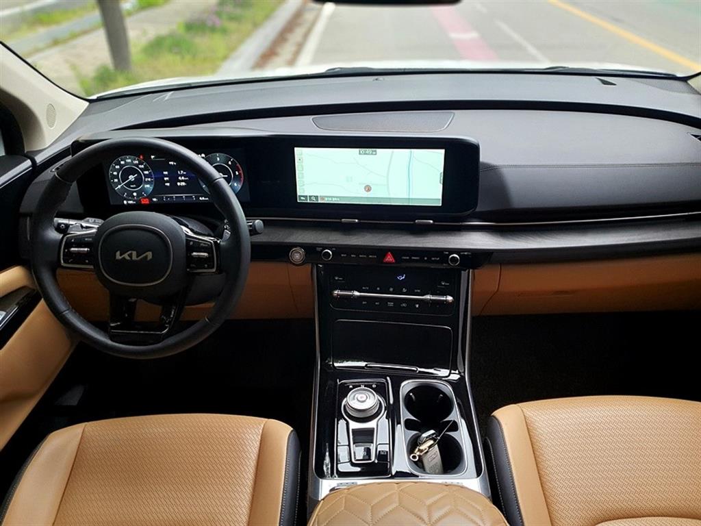 KIA Carnival - Vista 9