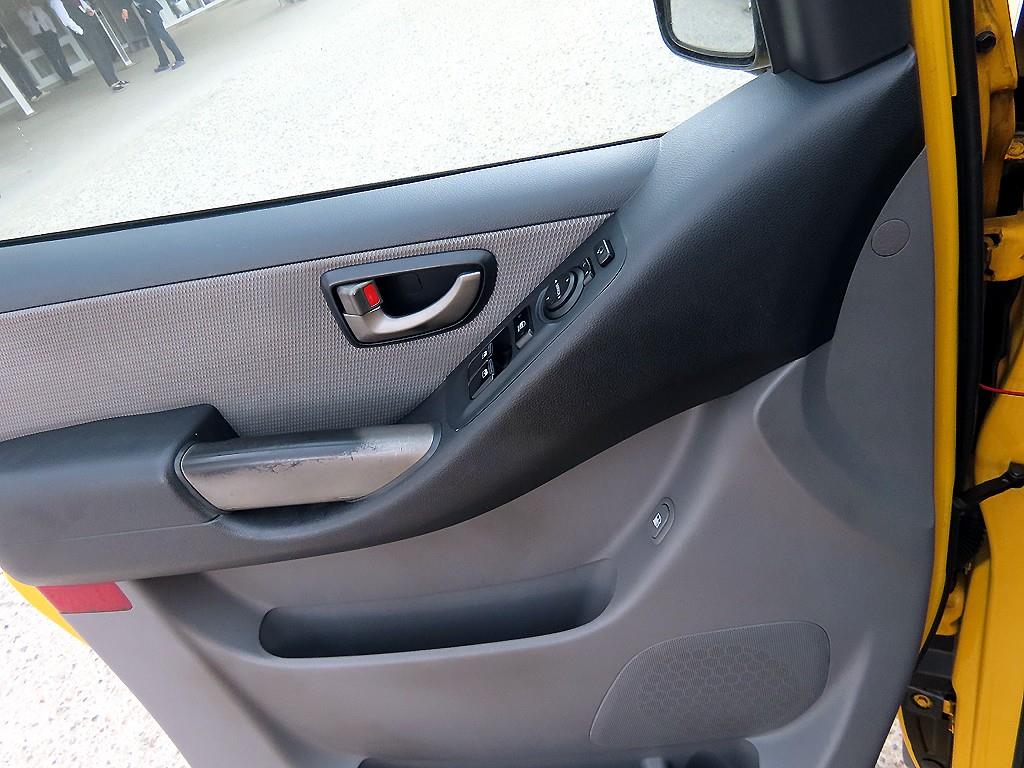 HYUNDAI Starex - Vista 12