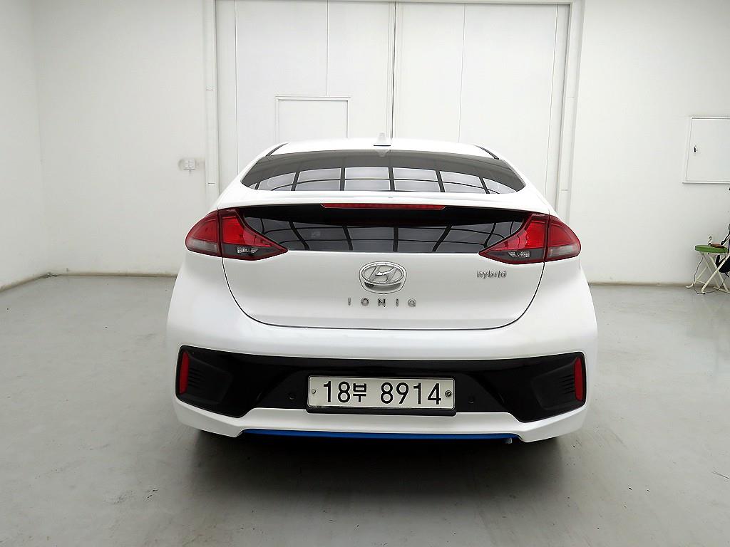 HYUNDAI Ioniq - Vista 3