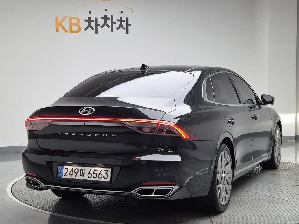 HYUNDAI Grandeur - Vista 3