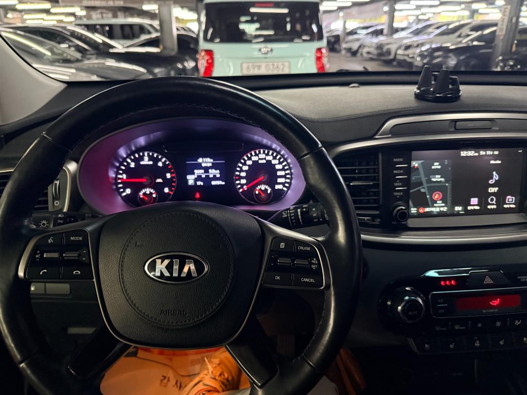 KIA Sorento - Vista 9