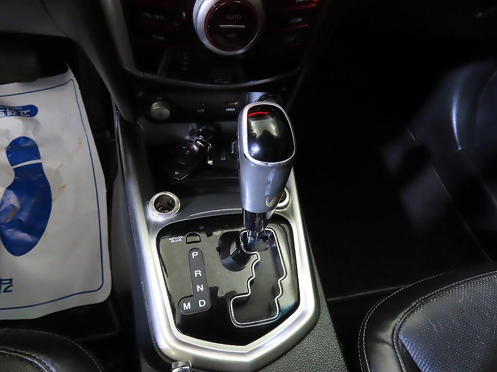 Ssangyong Tivoli - Vista 12