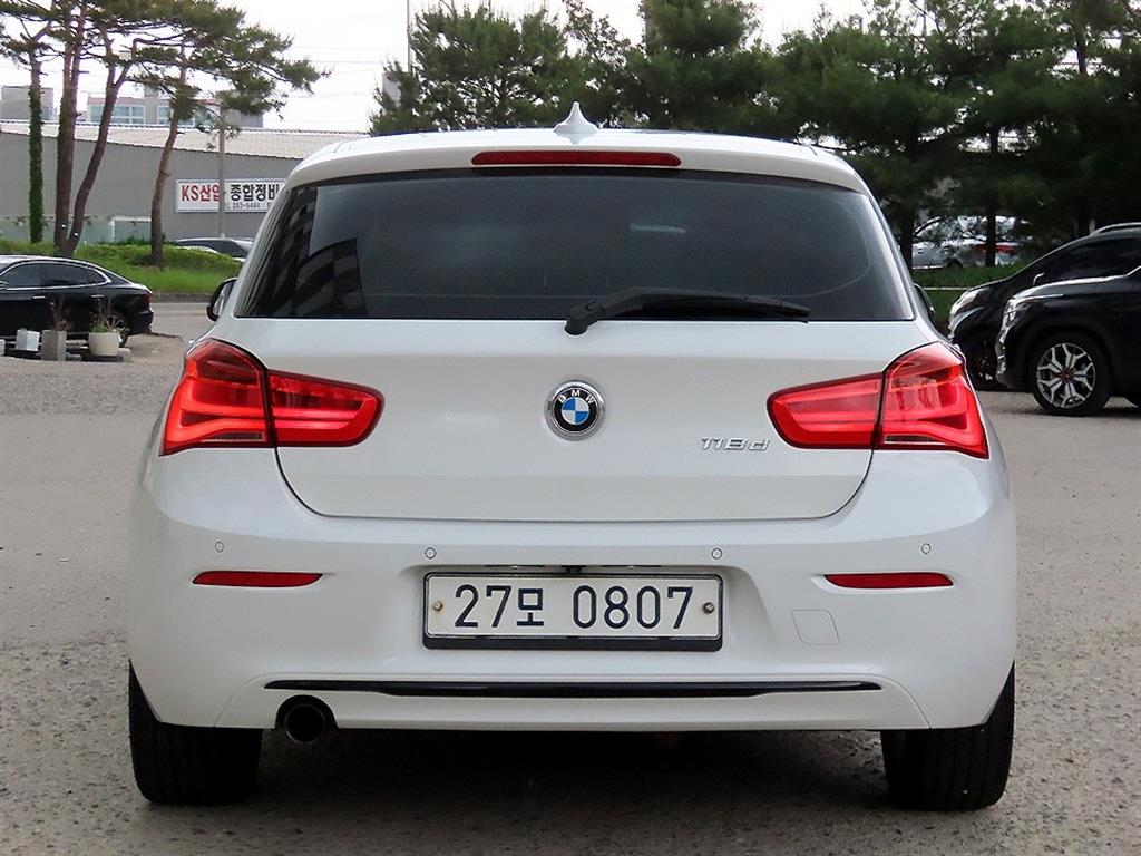 BMW 1 series - Vista 4