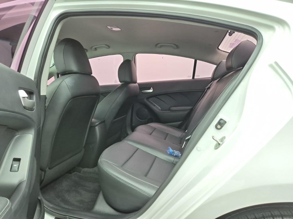 KIA K3 - Vista 12