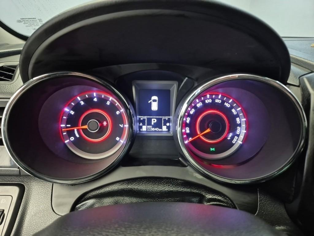 Ssangyong Tivoli - Vista 6