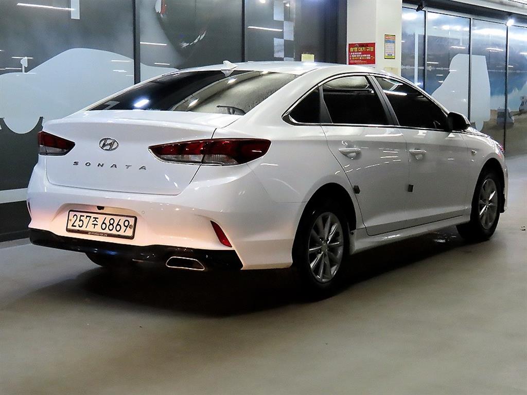 HYUNDAI Sonata - Vista 4
