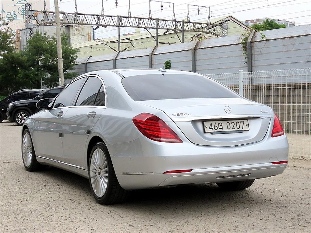 Mercedes Benz S Class - Vista 3