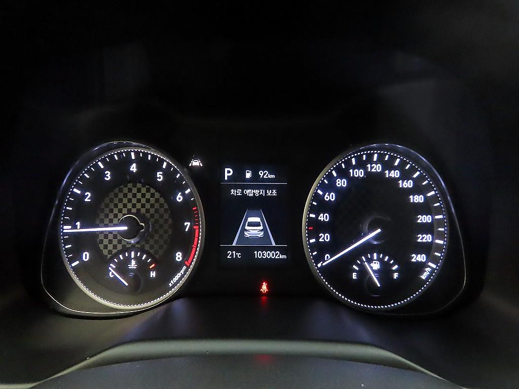 HYUNDAI Avante - Vista 6