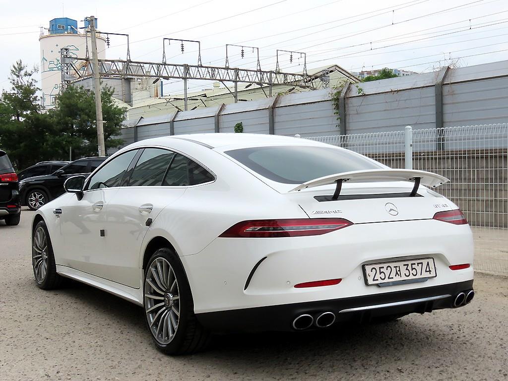 Mercedes Benz AMG GT - Vista 3