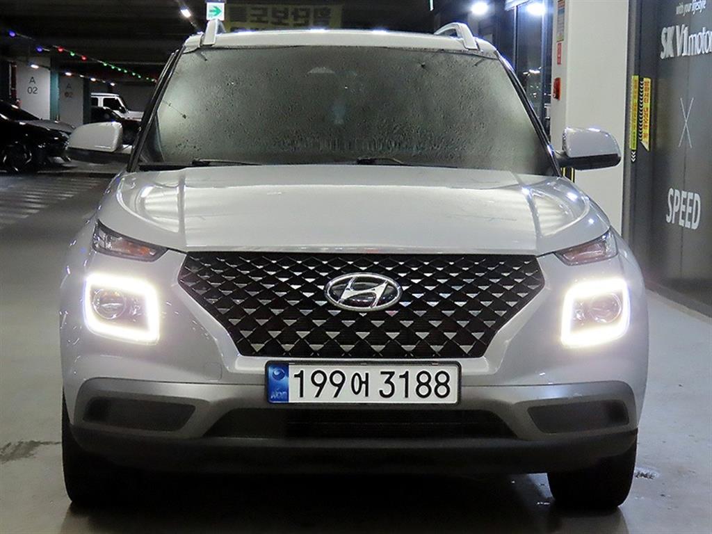 HYUNDAI Venue - Vista 2