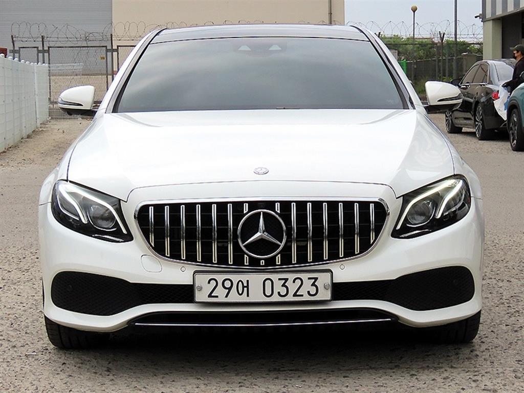 Mercedes Benz E class 2017 Blanco - Importación desde Corea - HF Imports Iquique - Foto 1