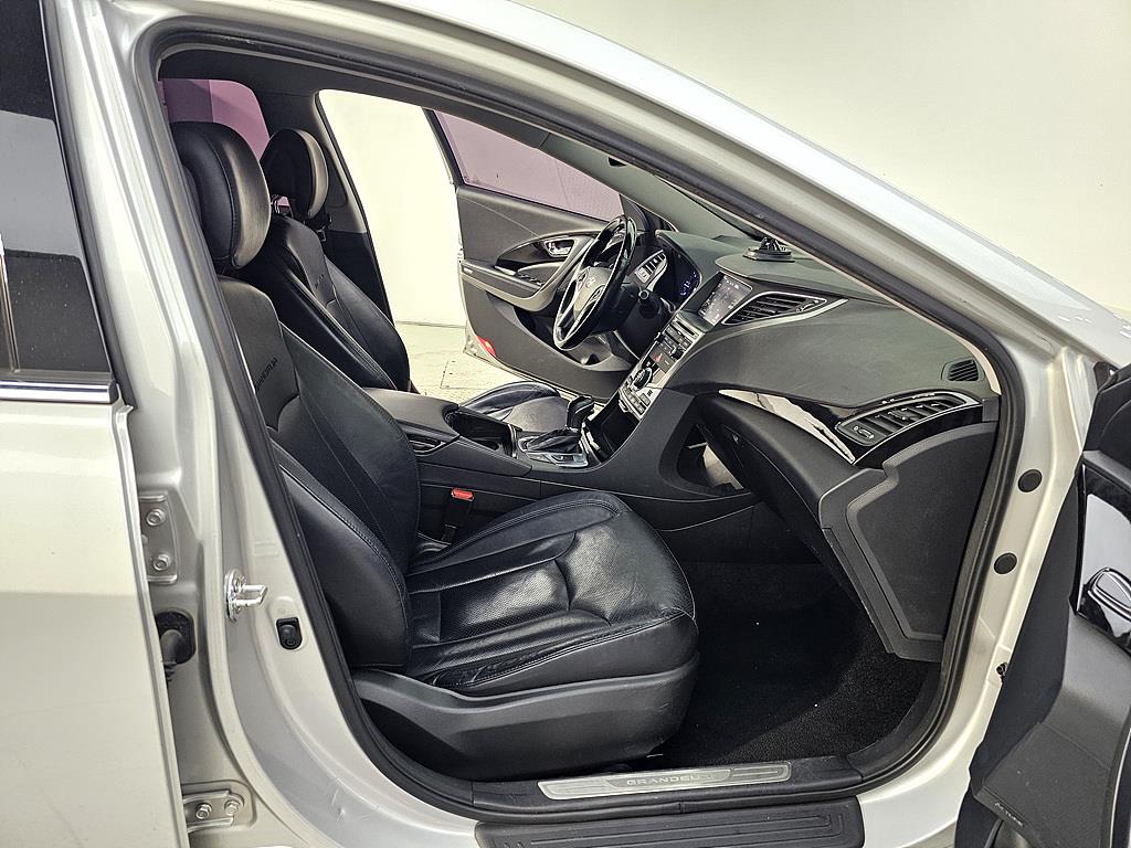 HYUNDAI Grandeur - Vista 10