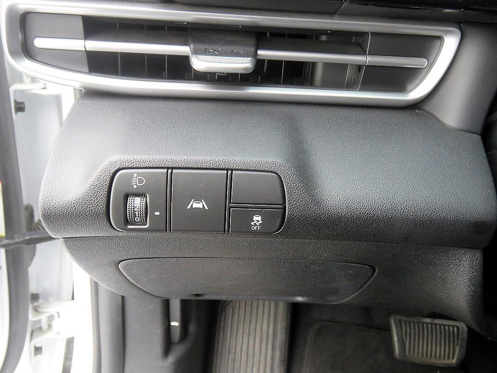 HYUNDAI Avante - Vista 8