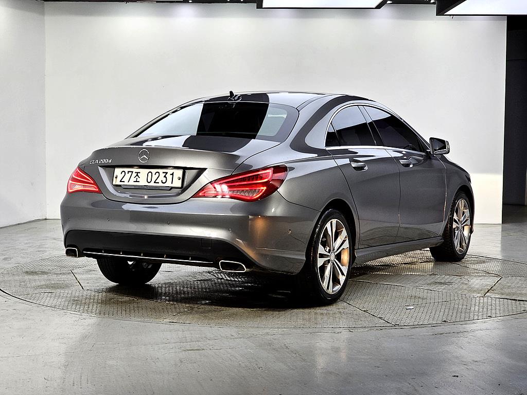 Mercedes Benz CLA Class - Vista 4