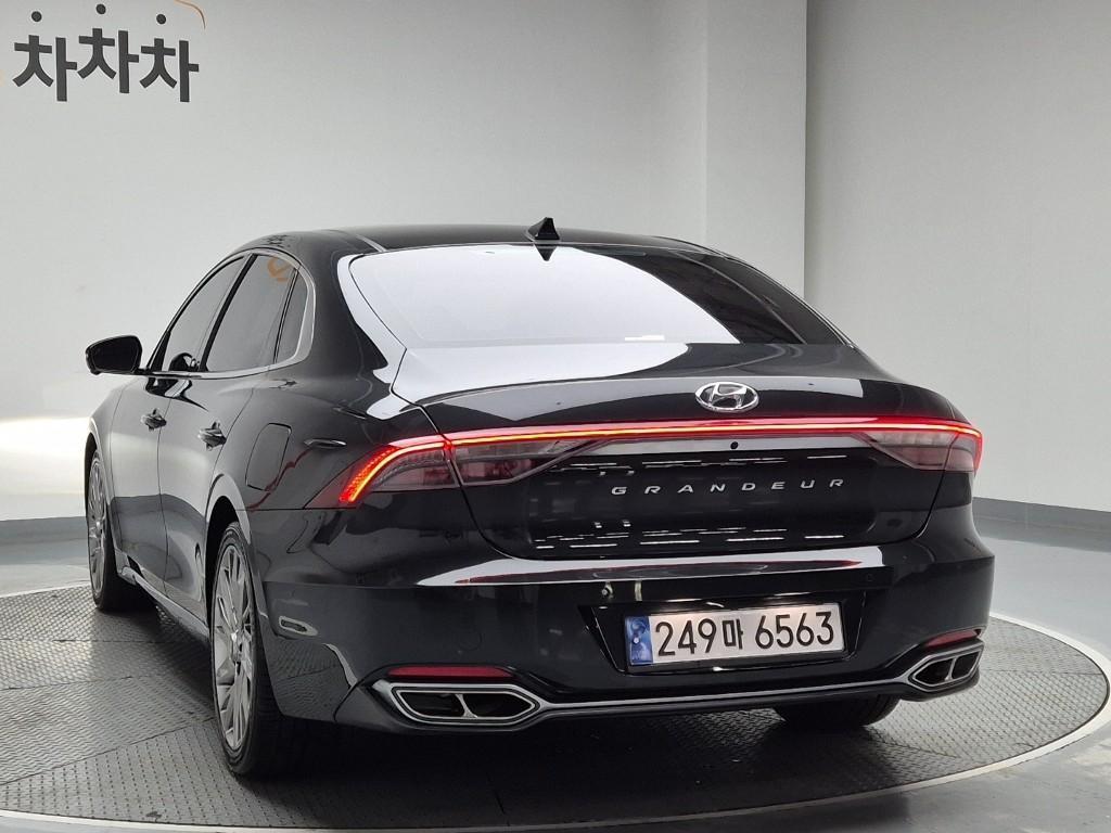 HYUNDAI Grandeur - Vista 2