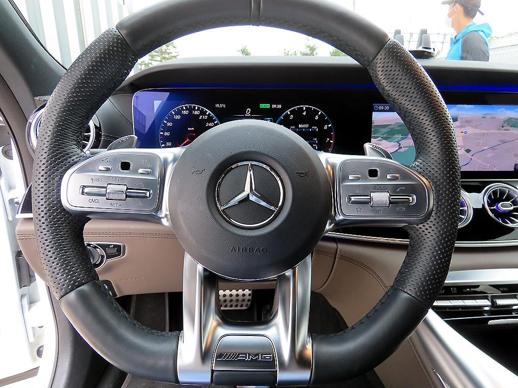 Mercedes Benz AMG GT - Vista 8