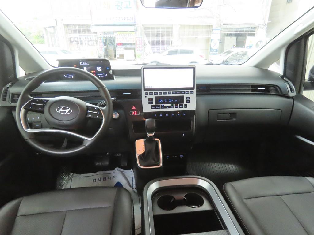 HYUNDAI Staria - Vista 7