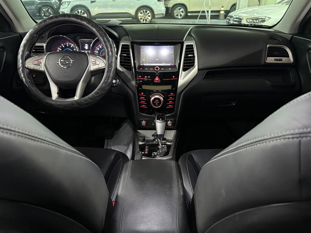 Ssangyong Tivoli - Vista 8