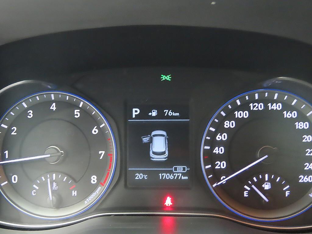 HYUNDAI Kona - Vista 11