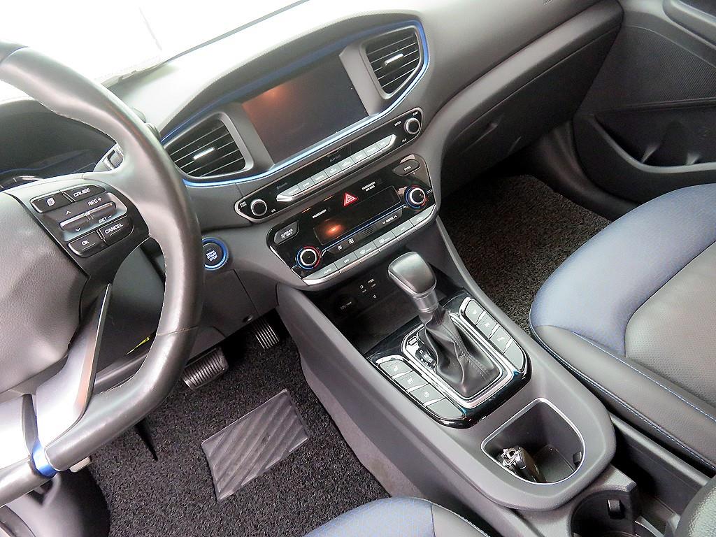 HYUNDAI Ioniq - Vista 11