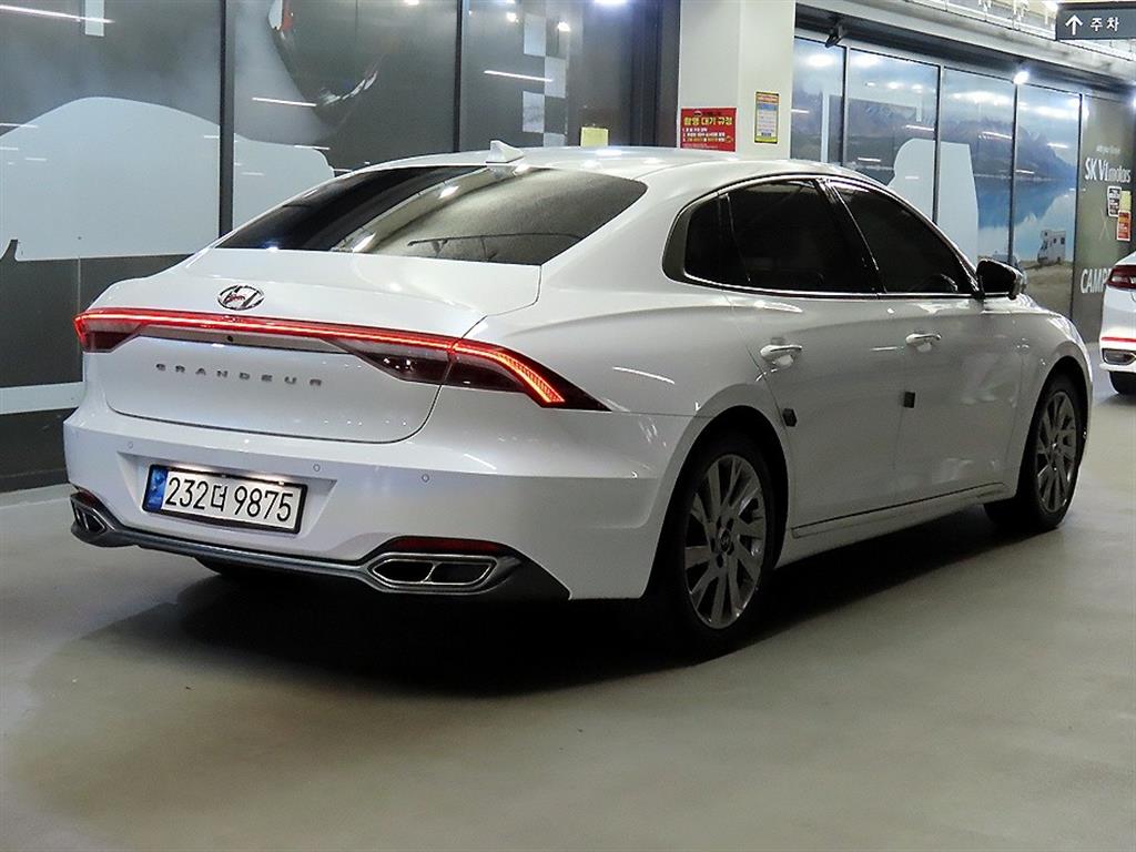 HYUNDAI Grandeur - Vista 4