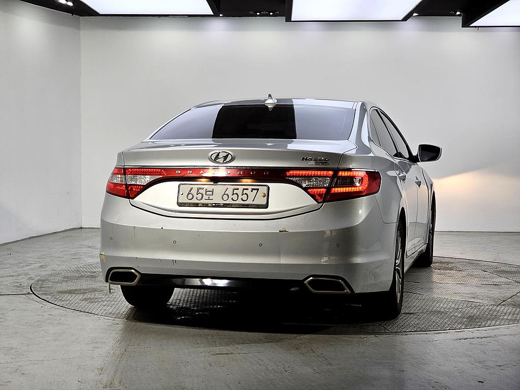HYUNDAI Grandeur - Vista 3