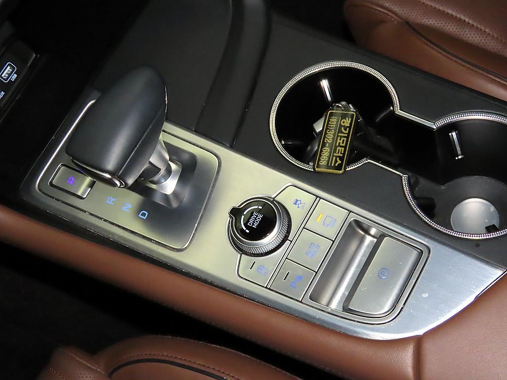 Genesis G70 - Vista 12