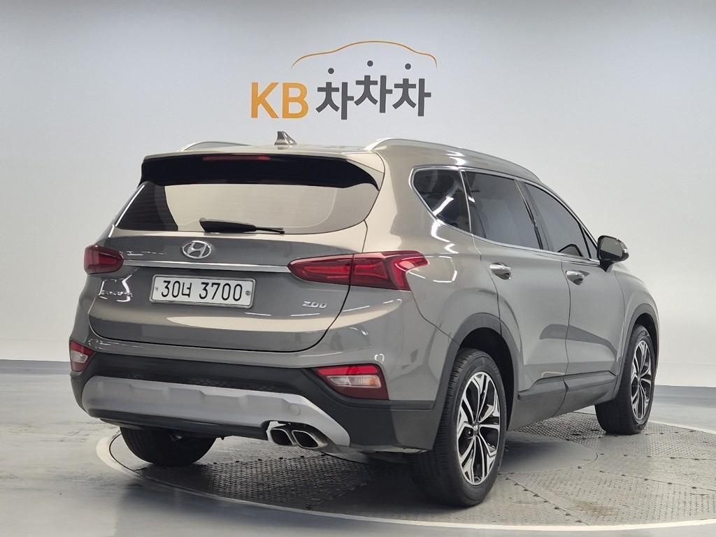 HYUNDAI Santa Fe - Vista 3
