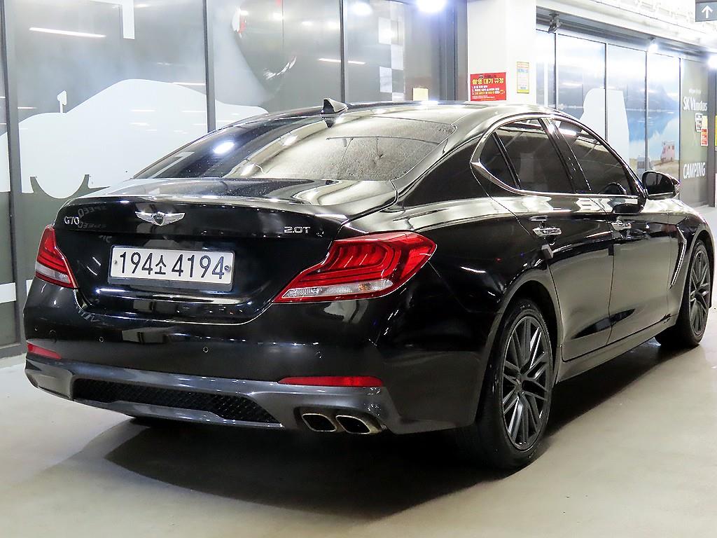 Genesis G70 - Vista 4