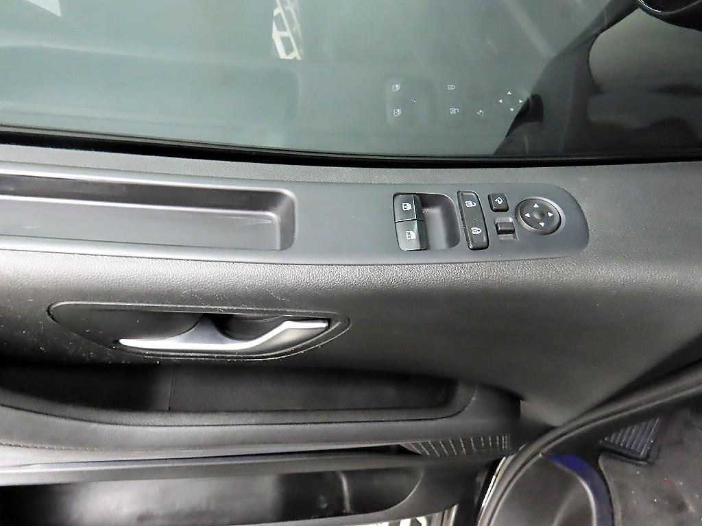 HYUNDAI Staria - Vista 11