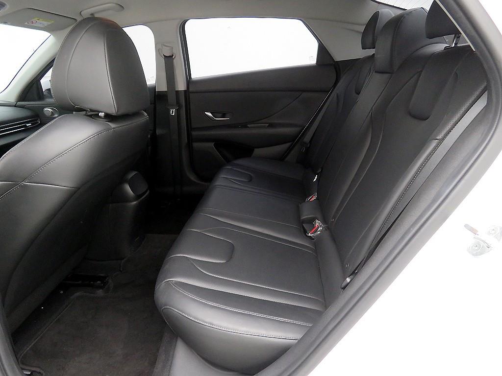 HYUNDAI Avante - Vista 6