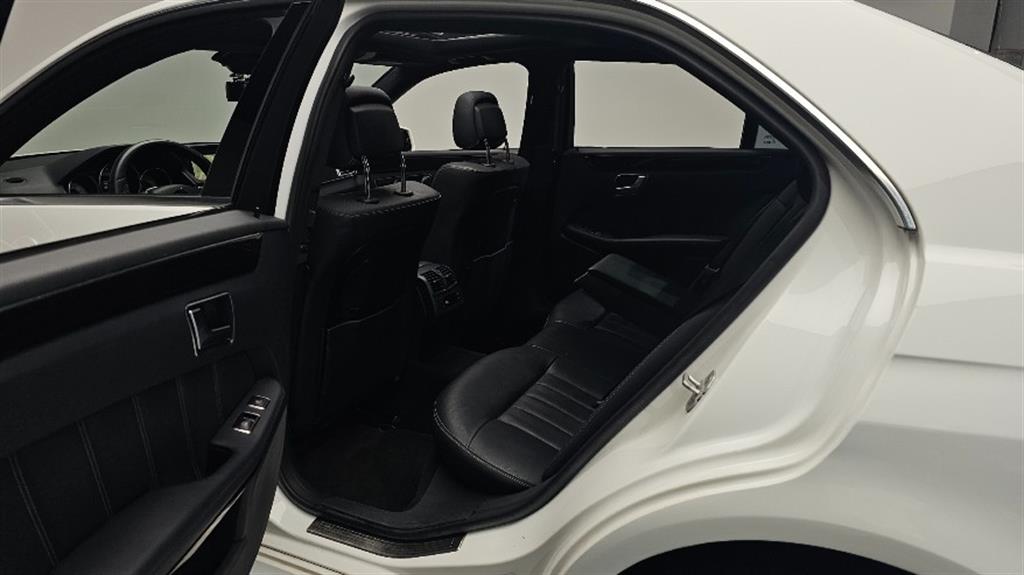 Mercedes Benz E class - Vista 11