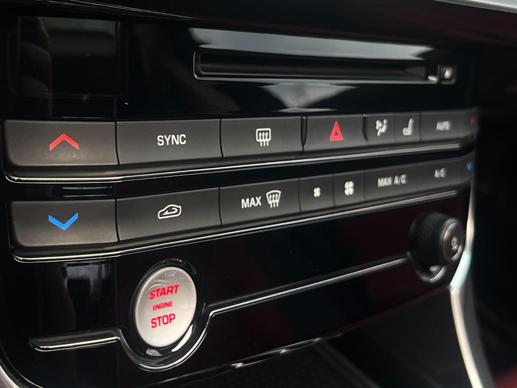 Jaguar XE - Vista 9