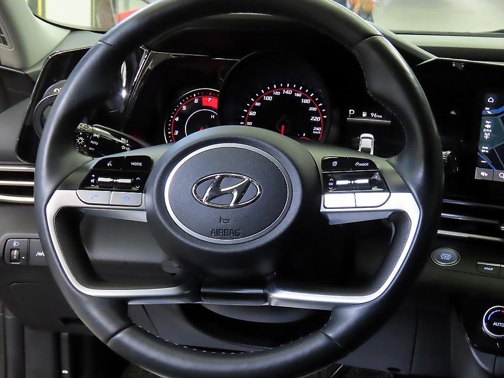 HYUNDAI Avante - Vista 8
