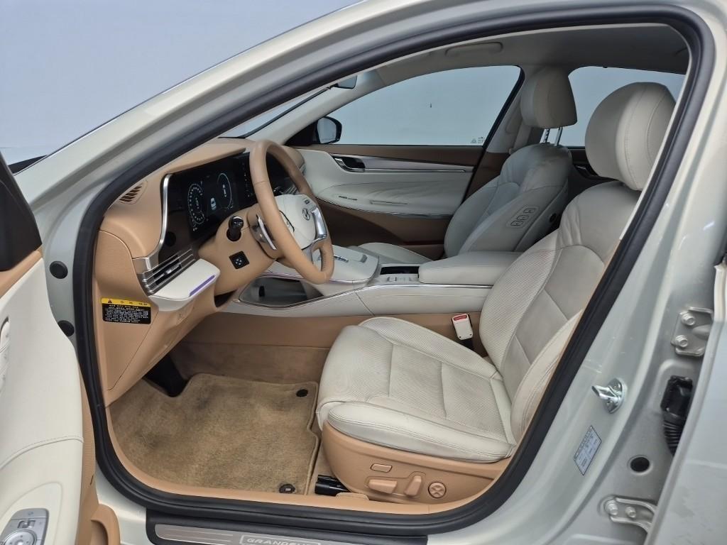 HYUNDAI Grandeur - Vista 5