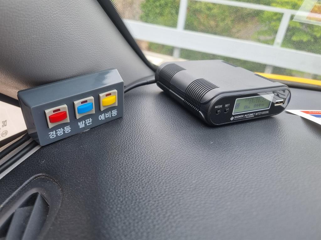 HYUNDAI Starex 2019 Amarillo - Importación desde Corea - HF Imports Iquique - Foto 17