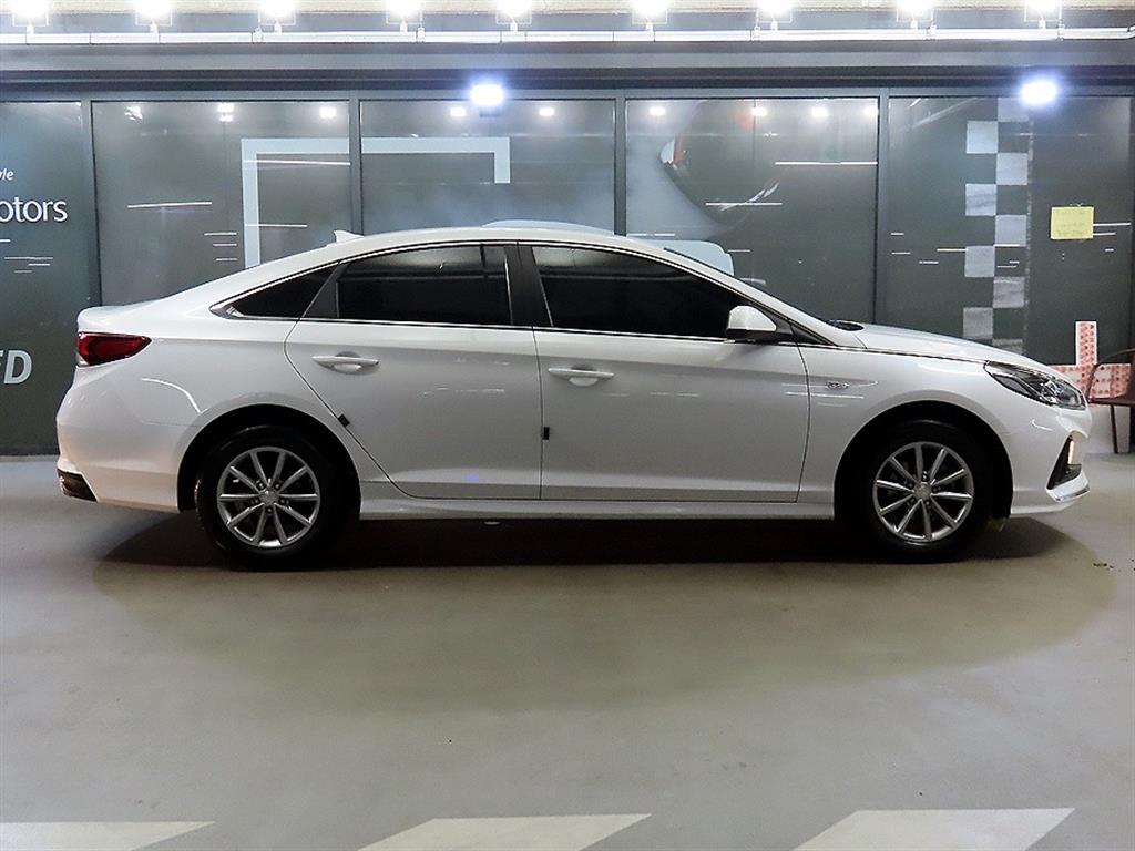 HYUNDAI Sonata - Vista 3