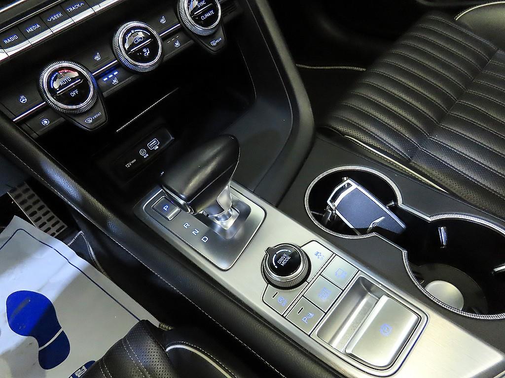 Genesis G70 - Vista 12