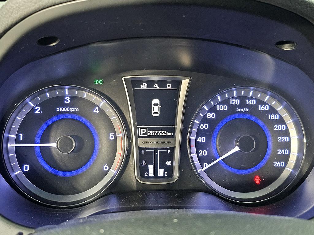 HYUNDAI Grandeur - Vista 6