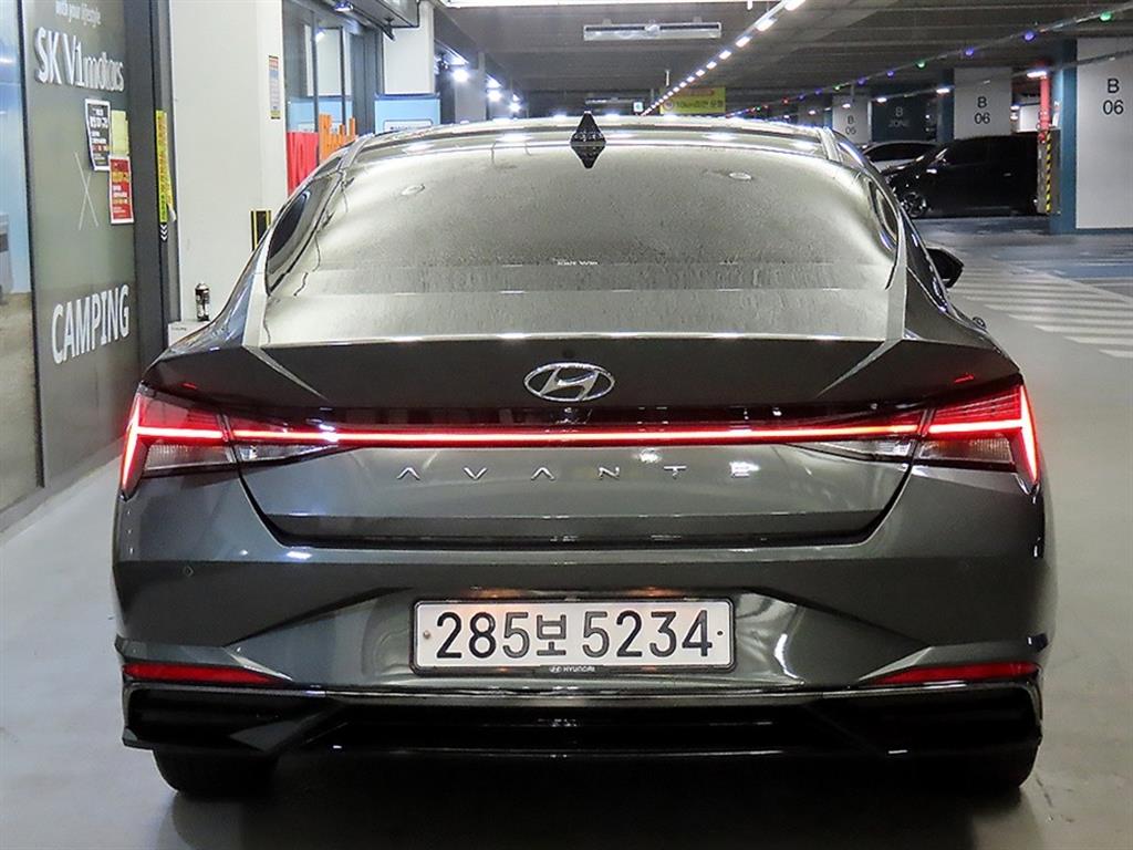 HYUNDAI Avante - Vista 5
