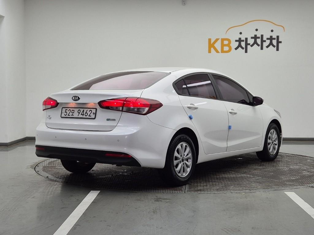 KIA K3 - Vista 4