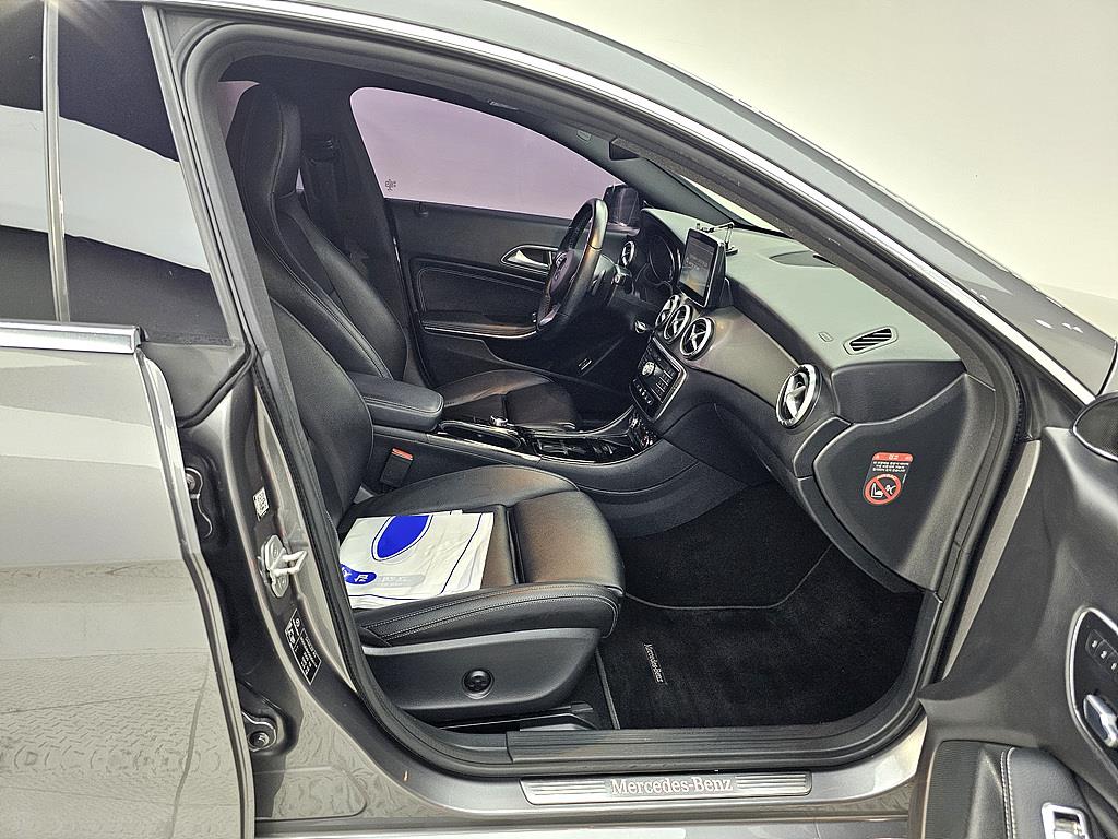 Mercedes Benz CLA Class - Vista 11