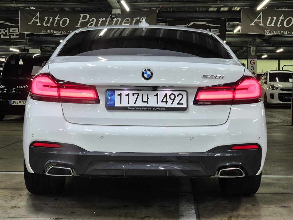 BMW 5 Series - Vista 3