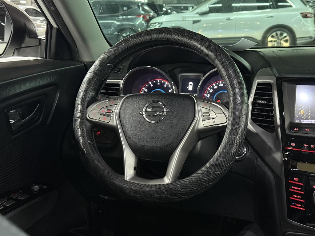 Ssangyong Tivoli - Vista 9