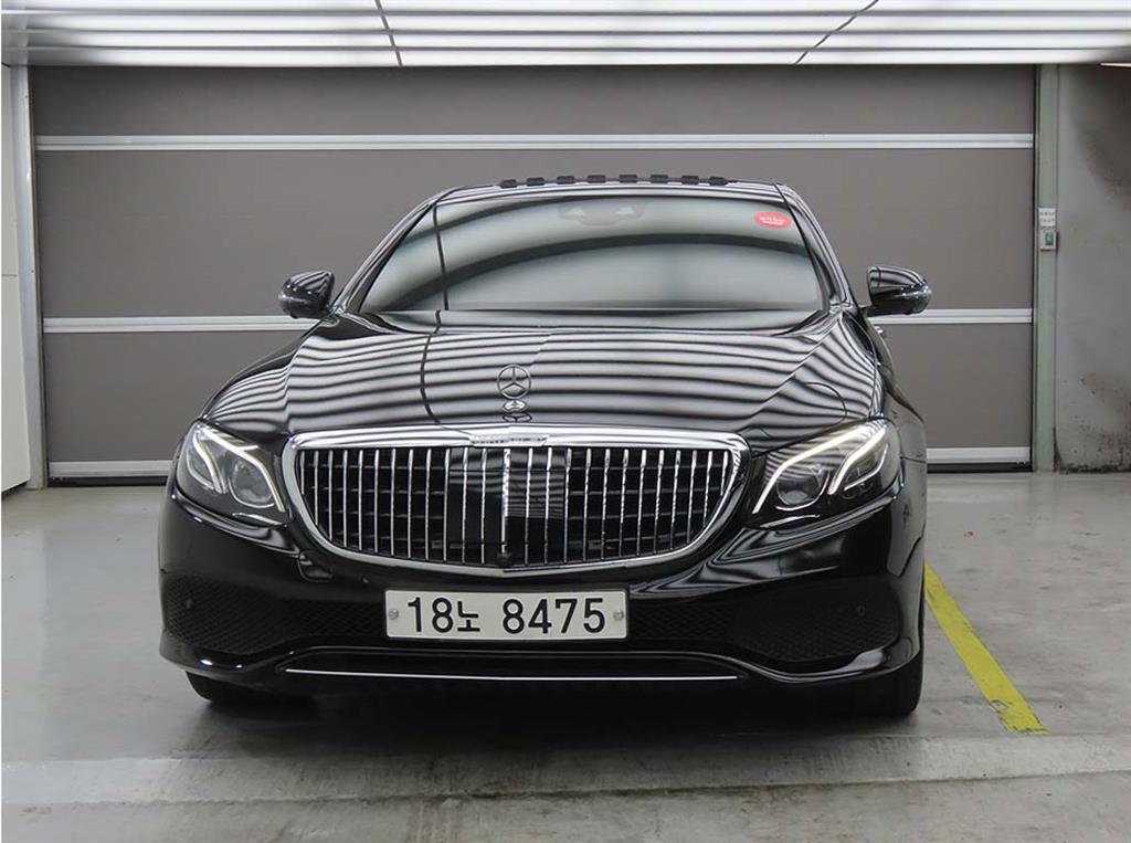 Mercedes Benz E class - Vista 2