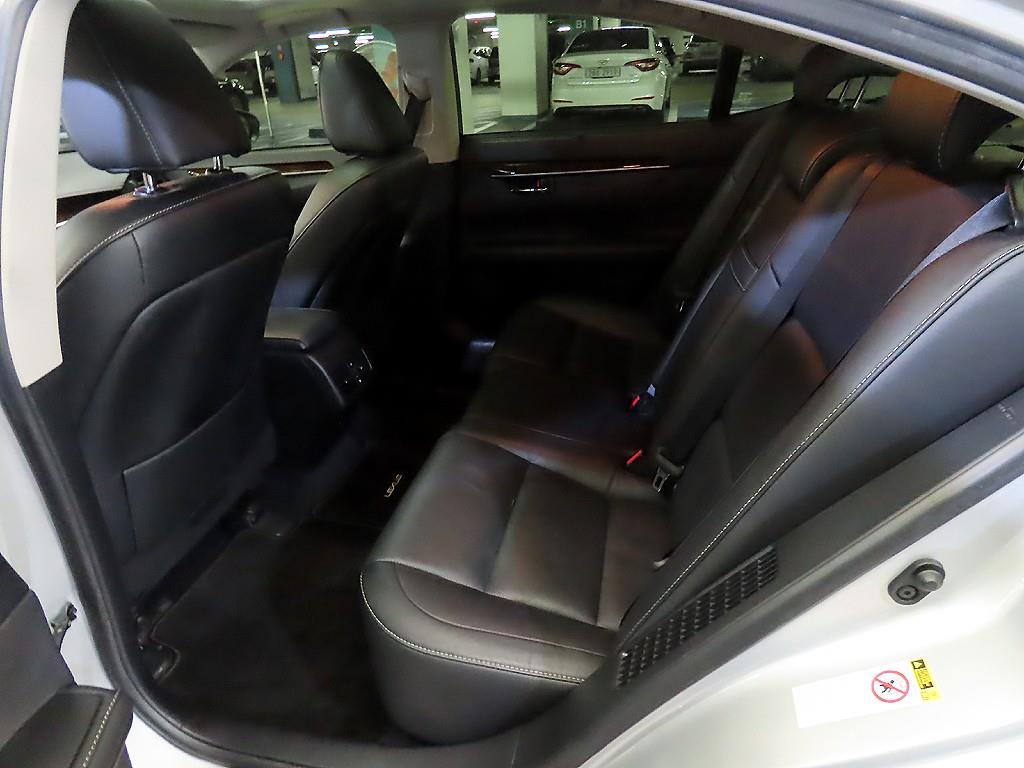 Lexus ES - Vista 7