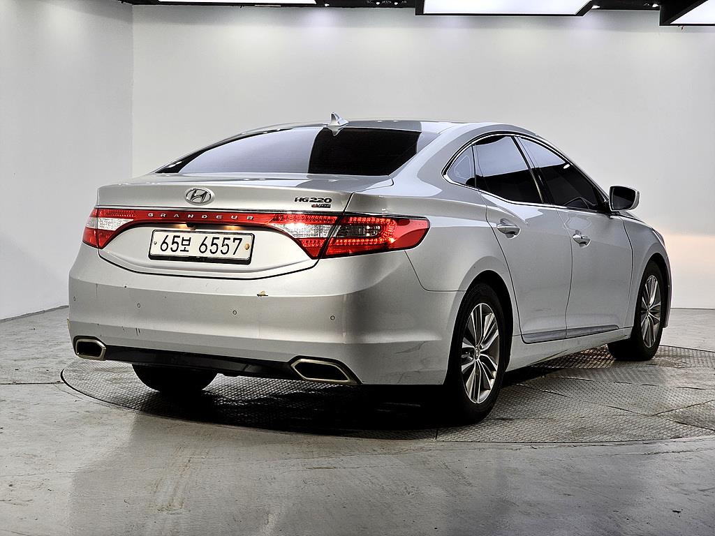 HYUNDAI Grandeur - Vista 4