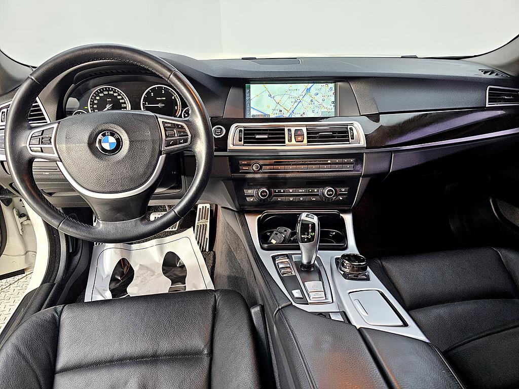 BMW 5 Series - Vista 5