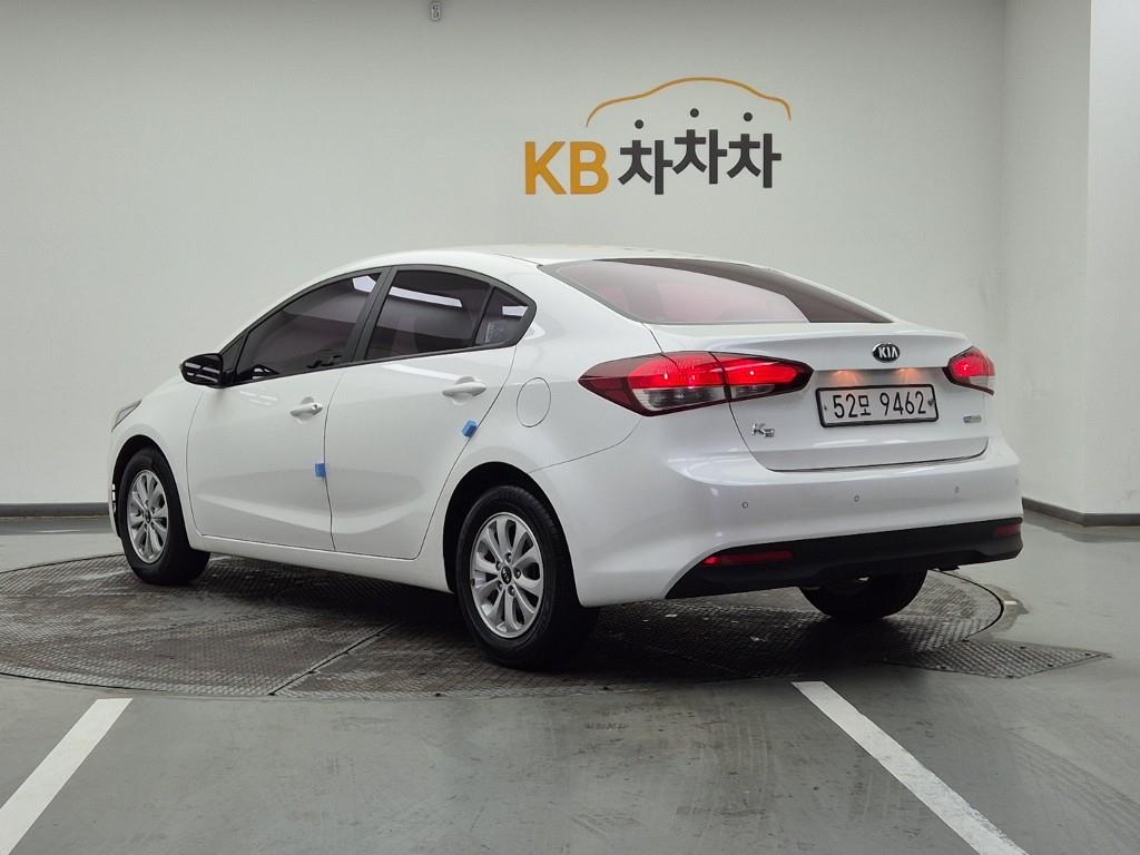 KIA K3 - Vista 3