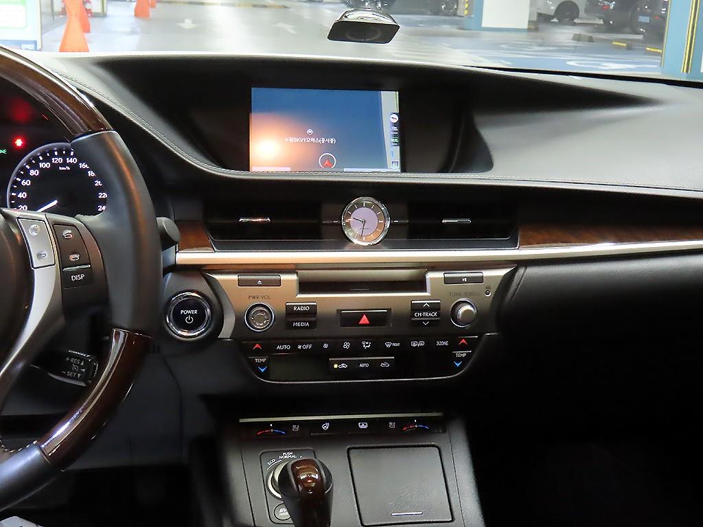 Lexus ES - Vista 11
